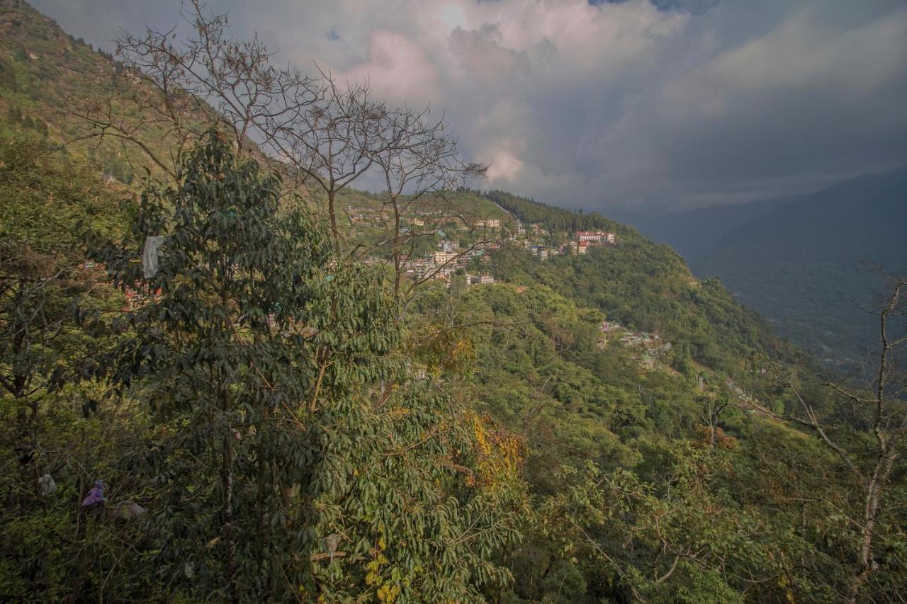 Retreat Hotel & Spa Gangtok Exterior photo